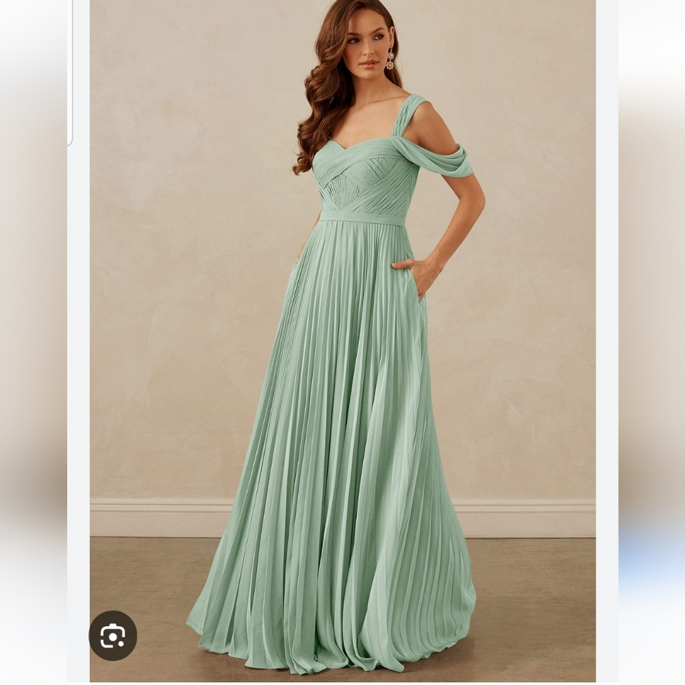 Elegant Gown With Pockets